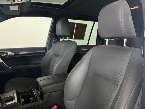 Used 2023 Lexus GX 460 Premium w/ Premium Package AWD/4WD image 5