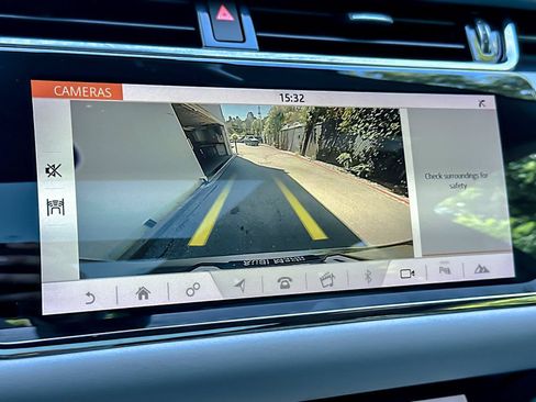 Used 2020 Land Rover Range Rover Evoque R-Dynamic S AWD/4WD image 19