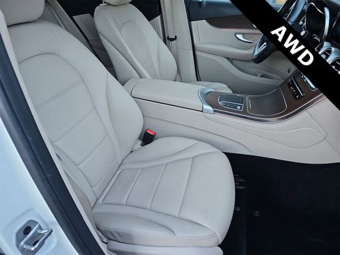 Used 2022 Mercedes-Benz GLC 300 4MATIC w/ Premium Package Lite image 18