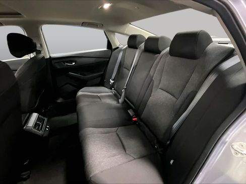 Used 2025 Honda Accord SE image 19