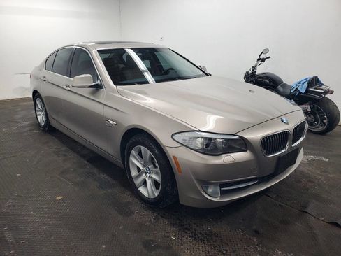 Used 2012 BMW 528i xDrive Sedan image 3