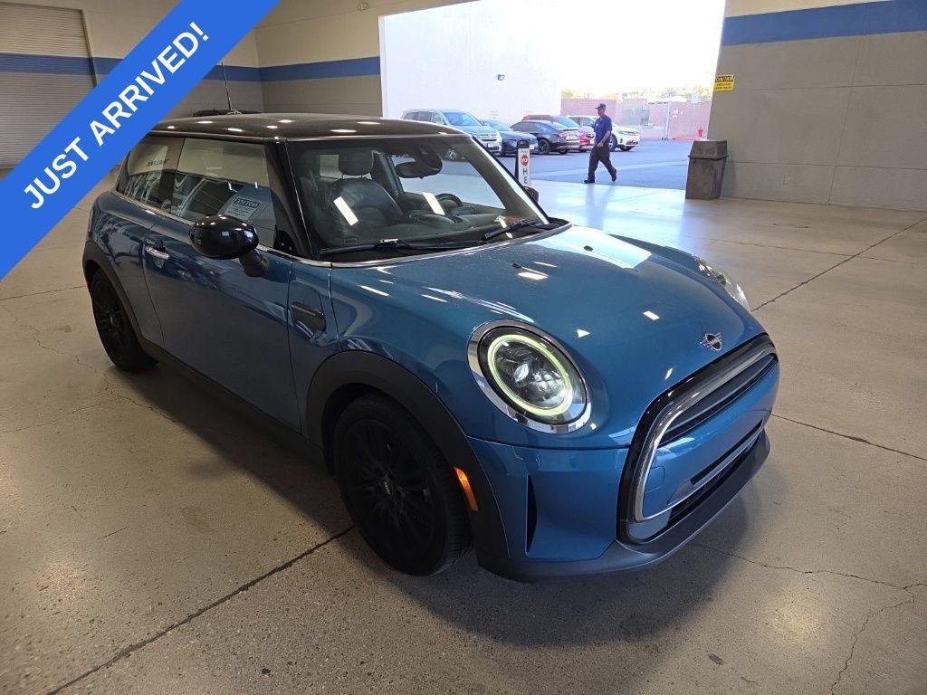 Used 2022 MINI Cooper 2-Door Hardtop FWD image 2