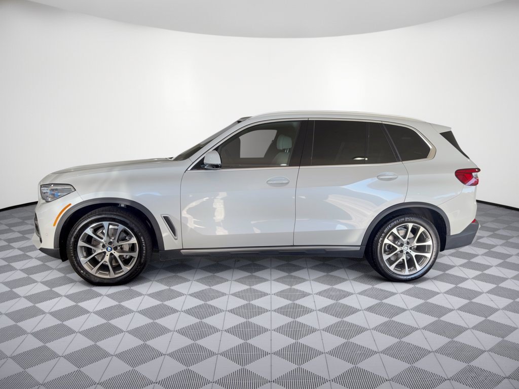 Used 2019 BMW X5 xDrive40i w/ Executive Package AWD/4WD image 2