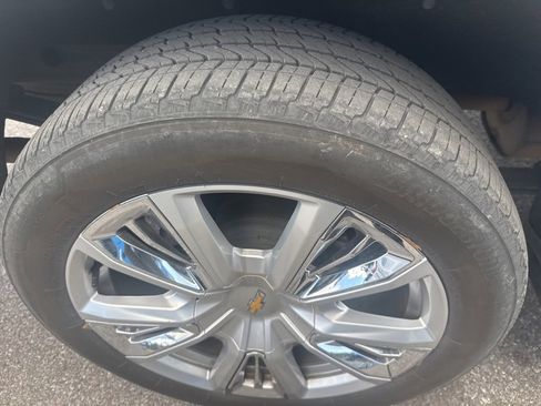 Used 2019 Chevrolet Silverado 1500 High Country w/ Z71 Off-Road Package image 9