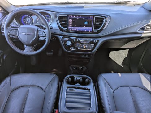 Used 2021 Chrysler Pacifica Touring-L w/ S Appearance Package image 20