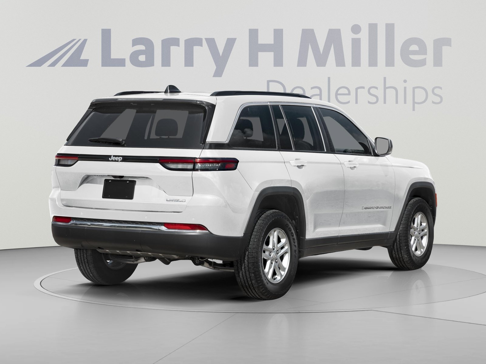 New 2025 Jeep Grand Cherokee Overland w/ Luxury Tech Group IV AWD/4WD image 2