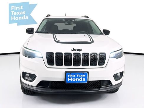 Used 2022 Jeep Cherokee Latitude image 2