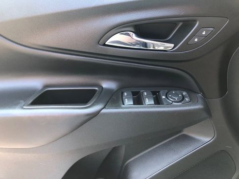 Used 2022 Chevrolet Equinox LT FWD image 17