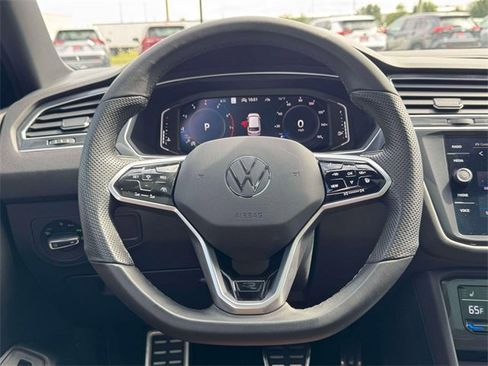 Used 2024 Volkswagen Tiguan SEL R-Line image 13