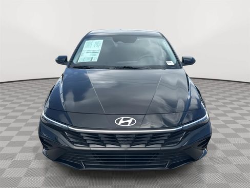 Used 2024 Hyundai Elantra SEL FWD image 2