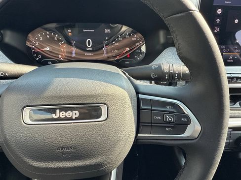 Used 2024 Jeep Compass Latitude AWD/4WD image 25