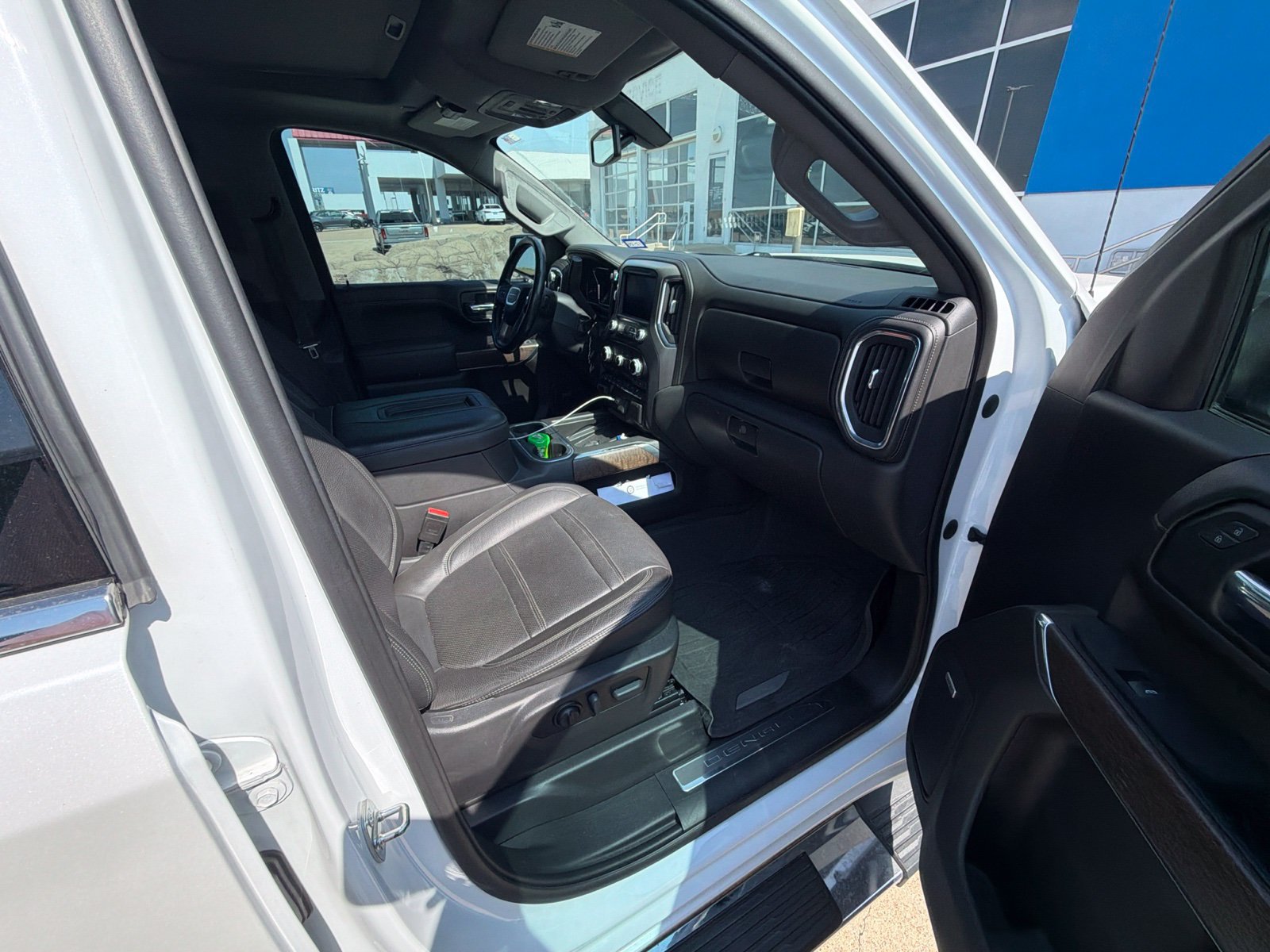 Used 2022 GMC Sierra 1500 Denali RWD image 21