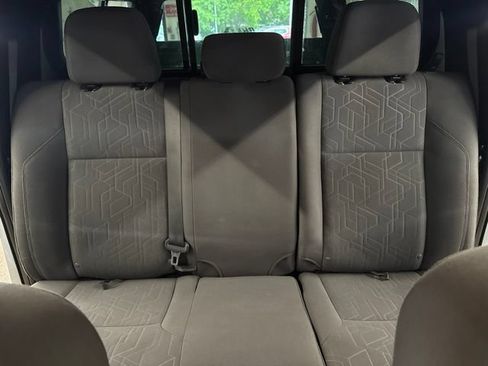 Used 2019 Toyota Tacoma TRD Off-Road AWD/4WD image 27