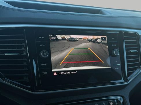 Used 2023 Volkswagen Atlas SE image 40