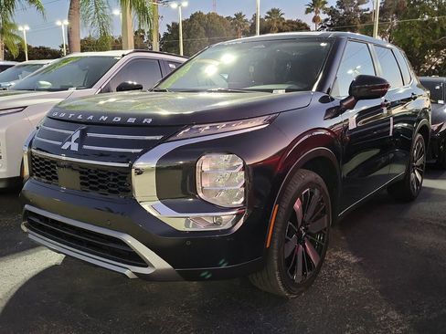New 2026 Mitsubishi Outlander SE image 2