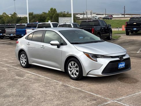 Used 2024 Toyota Corolla LE FWD image 6