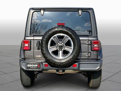 Used 2020 Jeep Wrangler Unlimited Sahara image 5