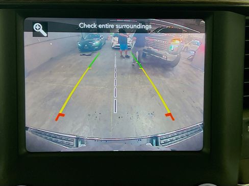 Used 2019 RAM 1500 Laramie AWD/4WD image 9