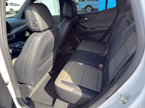 New 2026 Chevrolet Equinox LT w/ Convenience Package II AWD/4WD image 11