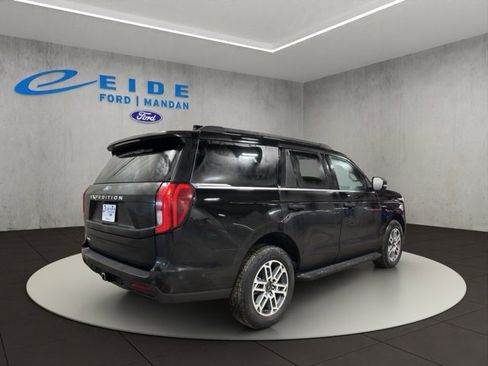 New 2026 Ford Expedition Active image 3