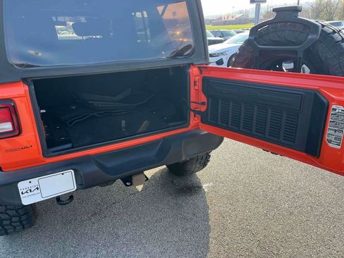 Used 2018 Jeep Wrangler Unlimited Sport image 8