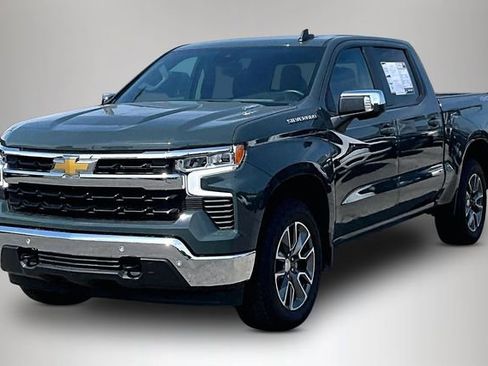 Used 2025 Chevrolet Silverado 1500 LT w/ Safety Package AWD/4WD image 2