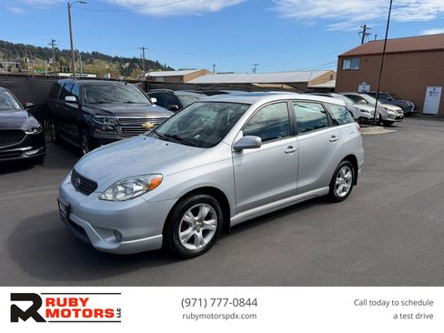 Used 2005 Toyota Matrix XR image 1