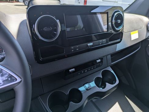 New 2025 Mercedes-Benz Sprinter 2500 image 6
