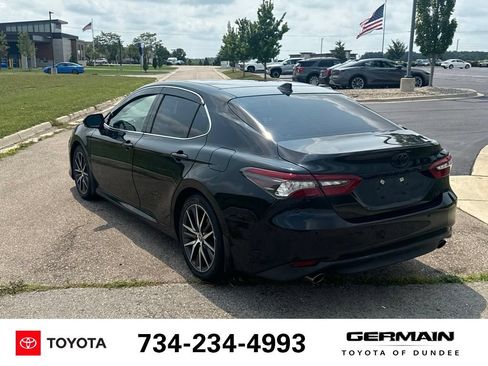 Used 2024 Toyota Camry XLE w/ Navigation Package FWD image 10