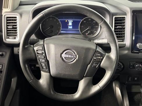 Used 2024 Nissan Frontier SV image 15