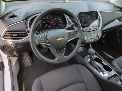 Used 2024 Chevrolet Malibu LS FWD image 16