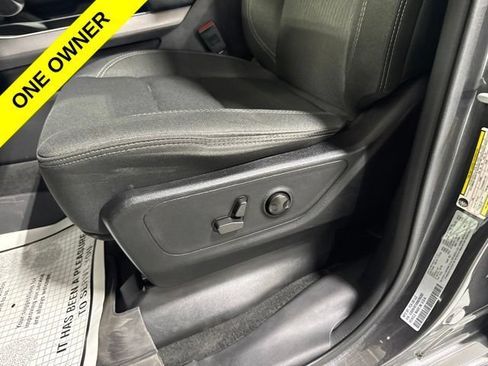 Used 2022 RAM 1500 Big Horn w/ Night Edition AWD/4WD image 13