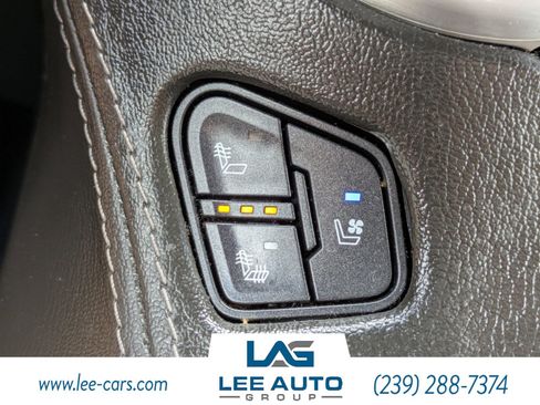 Used 2020 GMC Yukon SLT AWD/4WD image 29
