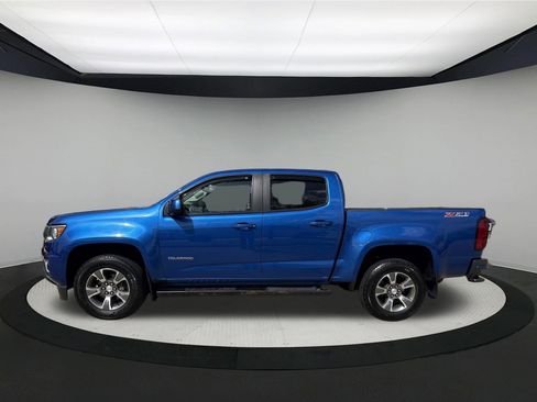 Used 2018 Chevrolet Colorado Z71 AWD/4WD image 2