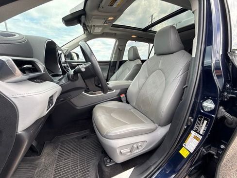 Used 2023 Toyota Highlander Platinum AWD/4WD image 24