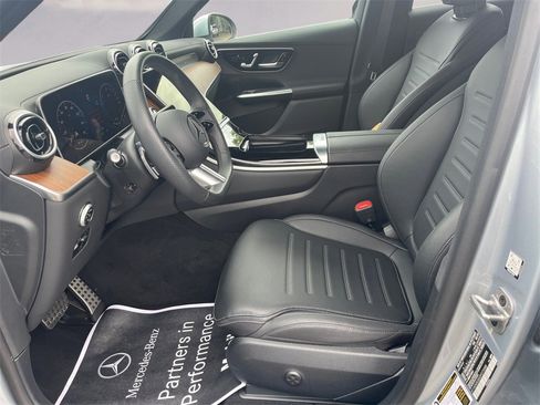 Certified 2025 Mercedes-Benz GLC 350e 4MATIC image 9