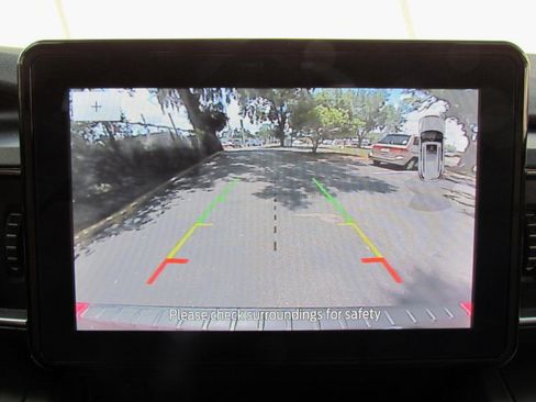Used 2020 Ford Explorer XLT w/ Equipment Group 202A RWD image 32