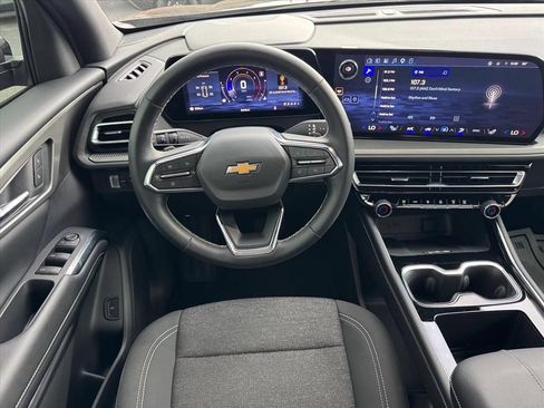 Used 2026 Chevrolet Traverse LT w/ Driver Confidence Package FWD image 14