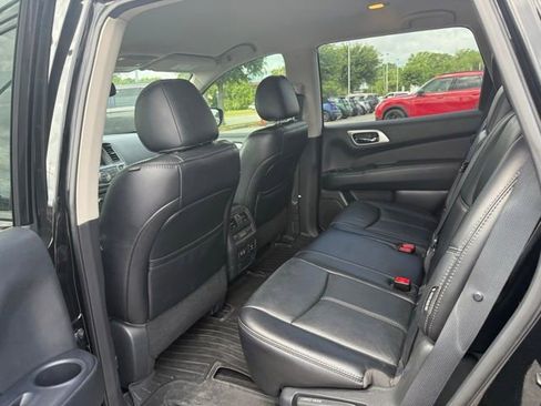 Used 2019 Nissan Pathfinder SL AWD/4WD image 12