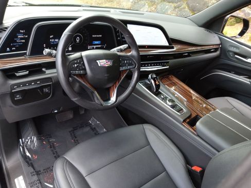 Used 2021 Cadillac Escalade ESV Luxury image 11