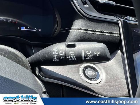 Used 2023 Jeep Grand Cherokee L Limited AWD/4WD image 29