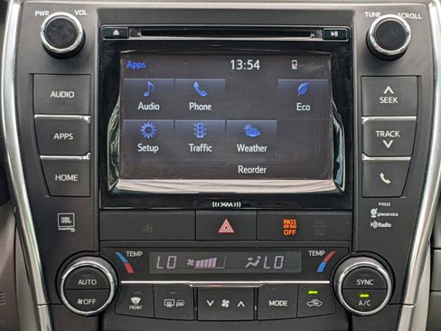 Used 2017 Toyota Camry XLE image 14