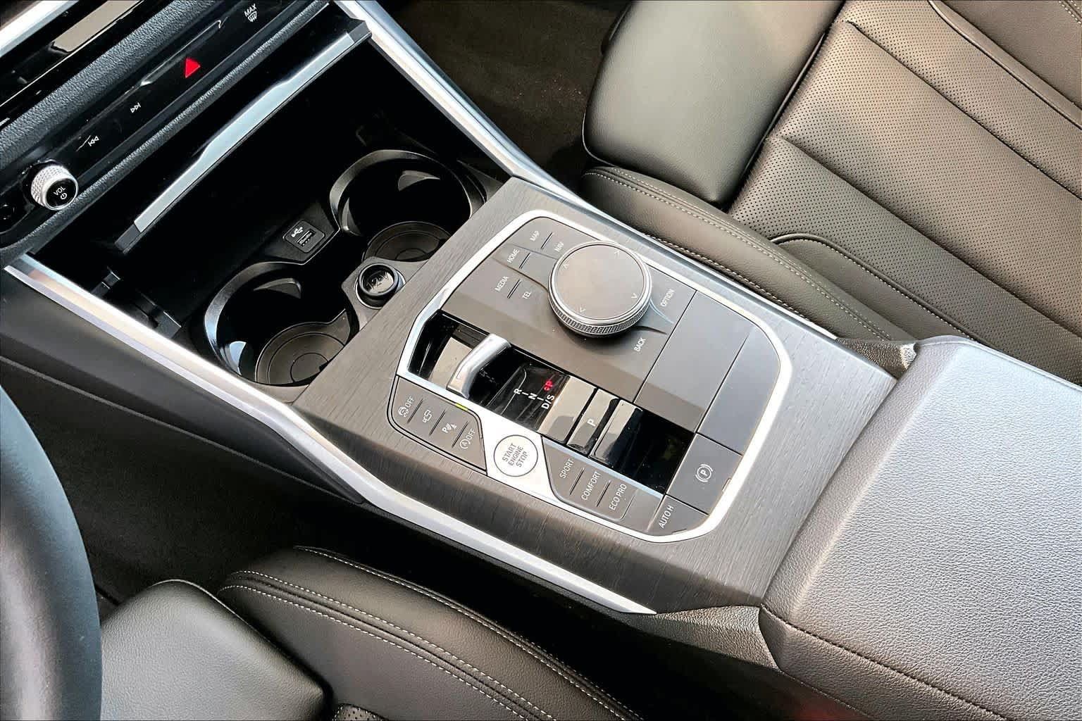 Used 2024 BMW 330i Sedan w/ Premium Package RWD image 18
