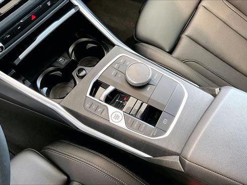 Used 2024 BMW 330i Sedan w/ Premium Package RWD image 18