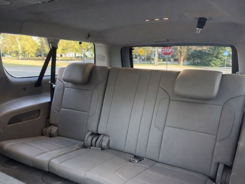 Used 2019 GMC Yukon XL SLT w/ Open Road Package image 9