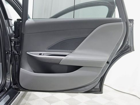 Used 2022 Lucid Air Grand Touring image 39