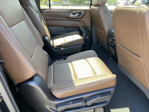 Used 2024 Chevrolet Suburban High Country w/ Premium Package 2 image 27