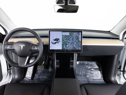 Used 2021 Tesla Model Y Long Range image 33