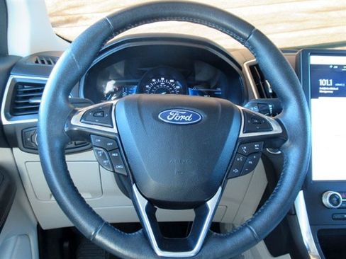 Used 2022 Ford Edge Titanium AWD/4WD image 19