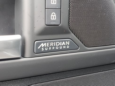 New 2026 Land Rover Defender 110 X-Dynamic SE image 20